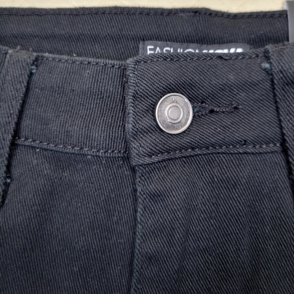 Fashion‎ Nova Shorts black ripped distressed denim jean shorts size 1 New - Picture 6 of 16